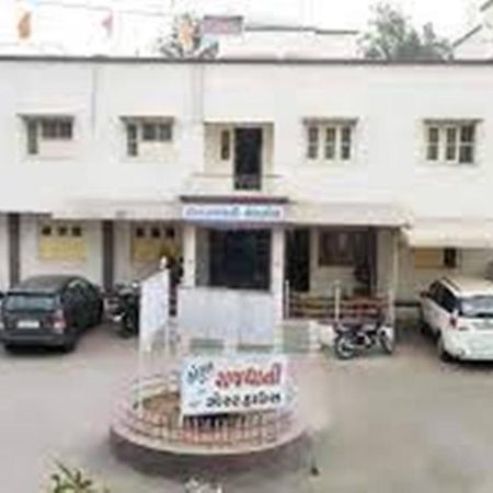 Hotel Rajdhani Halol Exterior photo